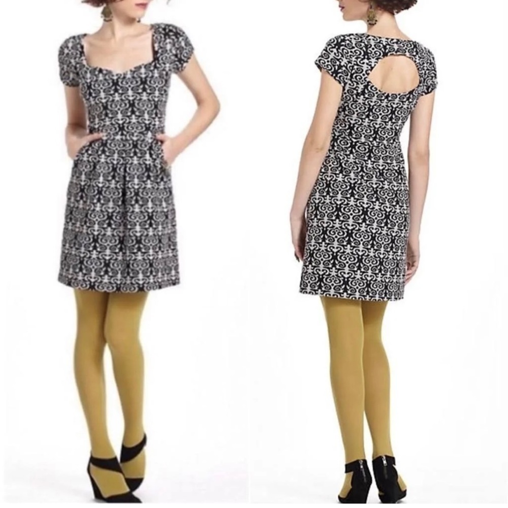 Deletta Caledonia black geometric mini knit dress